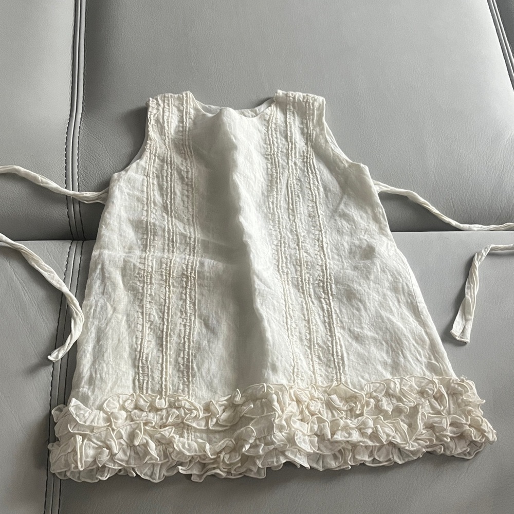 Bognar & Piccolini Elegant Linen Cream Sleeveless Dress with Ruffle Hem